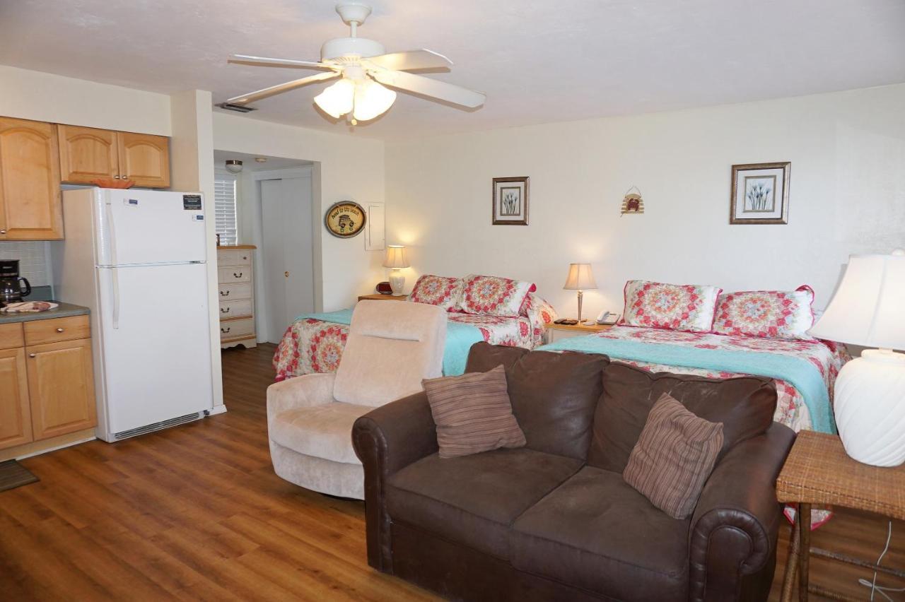 Redington Surf Resort By Travel Resort Services St. Pete Beach Esterno foto