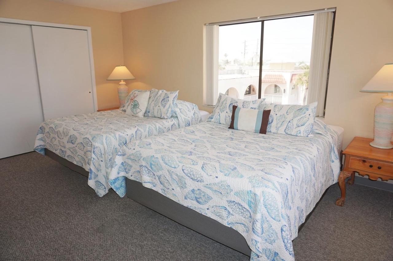 Redington Surf Resort By Travel Resort Services St. Pete Beach Esterno foto