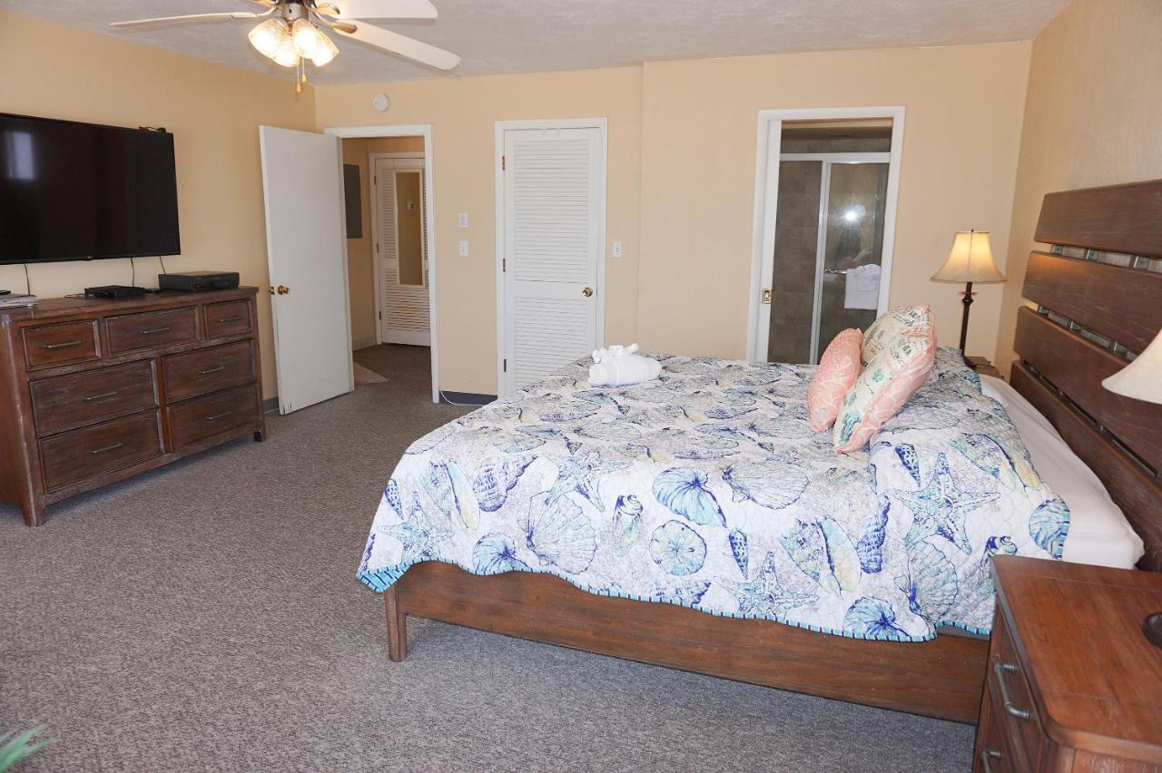 Redington Surf Resort By Travel Resort Services St. Pete Beach Esterno foto