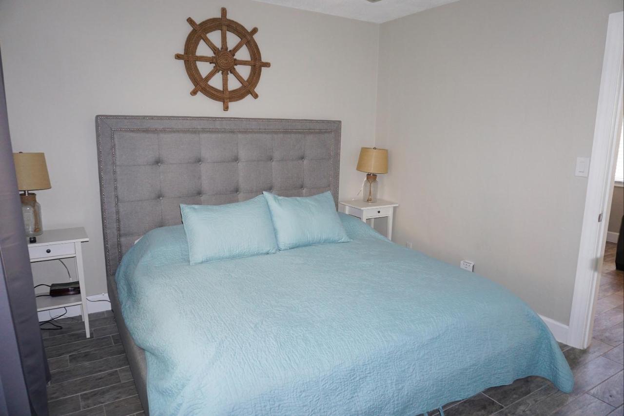 Redington Surf Resort By Travel Resort Services St. Pete Beach Esterno foto